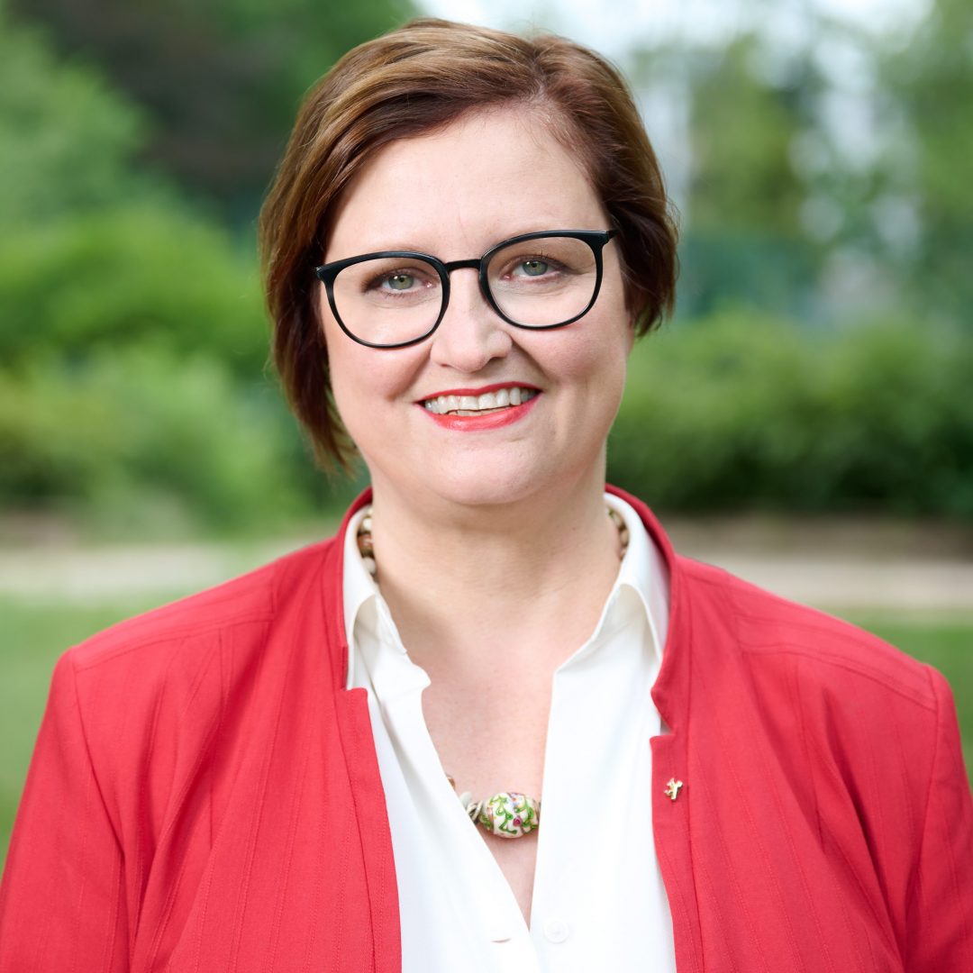 109 nb9 1455 dr ina czyborra senwgp 230809 scaled aspect ratio 1400 1400